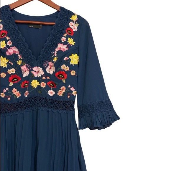 NWT ASOS DESIGN Lace Insert Pleated Midi Dress With Floral Embroidery - Size 6 - Picture 7 of 15